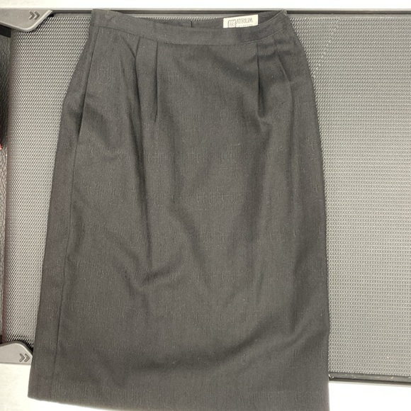 Nwot ATRIUM COLLECTION BLACK SUIT SIZE 6 - Picture 5 of 6